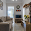 Отель Comfy Central Square Gem with Terrace, фото 2