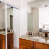 Отель Rocker - Gorgeous Ski-in Ski-out Cabin in Heart of Breck, фото 1