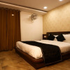 Отель Offbeat Aman The Lake Front Hotel, фото 1