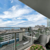 Отель QV Sunny New Apt with Balcony -976, фото 21
