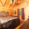 Отель Mountain Majesty 2 Br cabin by RedAwning, фото 6