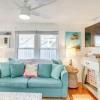 Отель Sunny Treasure Island Bungalow, 200 Steps to Beach, фото 4