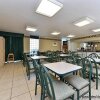 Отель Econo Lodge Inn & Suites, фото 13