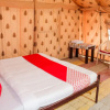 Отель OYO 26228 Royal Camps, фото 9