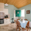 Отель Pat White's Cottage, фото 10