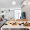 Отель Cozy Sanctuary with a Modern Twist by Sea N Rent, фото 14