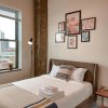 Отель McCormick Place modern loft with an amazing city skyline view and optional parking for 6 guests, фото 4