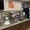 Отель Quincy Inn and Suites, фото 11