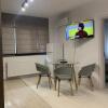 Отель River Side Aparment 2room Iulius Mall, фото 9