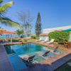 Отель Mansão Deslumbrante com Cinco Suítes, Pé na Areia de Geribá Por Luxury Rentals, фото 17