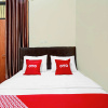 Отель Prenjak Syariah by OYO Rooms, фото 3