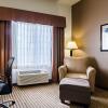 Отель Comfort Inn & Suites Lawrence - University Area, фото 33