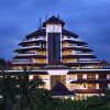 Отель Grand Diamond Hotel Yogyakarta, фото 1