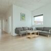 Отель Delightful 2 Bedroom Apt | Balcony | Parking, фото 13