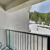 Отель Ski-in/ski-out : Balcony, Fireplace & Hot Tub Studio Bedroom Condo, фото 6