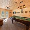 Отель Walnut Ridge Cabin. Sleeps 7-11! Hot tub, pool table, minutes to downtown Gatlinburg!, фото 2