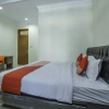 Отель Zleepy Ks Tubun by OYO Rooms, фото 4