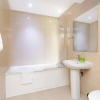 Отель Skyvillion - Tower Point Enfield 1bed With Balcony, фото 8