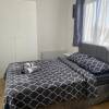 Отель Comfortable Homely Studio Flat in Wembley, фото 1