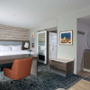 Отель Hampton Inn & Suites Manistee Waterfront, фото 23