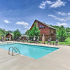 Отель 'Madison Bear Garden' 7Bdr w/Hot Tub + Pool Access, фото 13