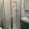 Отель Recently refurbished 2 storey 2 bedroom apartment, фото 5