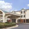 Отель Days Inn & Suites by Wyndham Ridgeland, фото 1