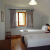 Отель Dingle Courtyard Cottages 3 Bed Sleeps 6, фото 3