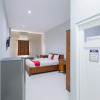 Отель RedDoorz near Universitas Wijaya Kusuma 2, фото 6