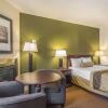 Отель Econo Lodge Inn & Suites, фото 3