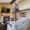 Отель 4 O'clock Lodge A16 1 Bedroom Condo by RedAwning, фото 4