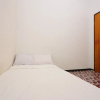 Отель SPOT ON 93446 Penginapan Mak Yes, фото 4