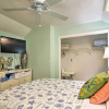 Отель 'driftwood Beach Cottage' - Walk to Clearwater Bch, фото 4