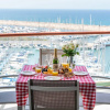 Отель DeluxeApartment with Views of the Marina, фото 9