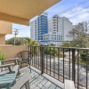 Отель Coastal Getaway: Prime 3br Condo 1 Block To Beach 3 Bedroom Condo, фото 7
