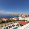 Отель "infinity Pool, Stunning Sea View Terrace Ap3" в Округ-Горнджи