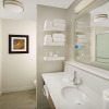 Отель Hampton Inn & Suites Falls Church, фото 10
