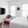 Отель Historic District Charmer - 3 Br Townhouse, фото 6