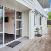 Отель Sunny Three Bedroom Pakuranga Delight, фото 12