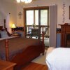 Отель Deer Creek Bed & Breakfast в Вести Вью