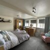 Отель Stunning Two Bedroom Cottage in Honley, фото 3
