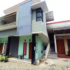 Отель OYO 90252 Villa Dini & Homestay Batu, фото 8