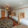 Отель Castle Glen Chalet-1845 by Big Bear Vacations, фото 5