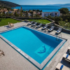 Отель Villa Bellelen With a Heated Pool, фото 17