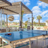 Отель Buena Vista by Avantstay Massive Outdoor Oasis w/ Pool, Spa & Firepit!, фото 8