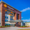 Отель La Quinta Inn & Suites by Wyndham Galveston West Seawall, фото 1