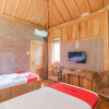Отель RedDoorz Premium @ Joglo Garut Cottage Syariah, фото 5