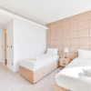 Отель Luxury 2BR plus maids room in Bluewaters, фото 20