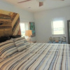Отель Seachelle - Fully Renovated Luxury Beach Cottage! Pet Friendly! 1 Bedroom Cottage by Redawning, фото 3