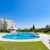 Отель Alvor Apt 2 bedrooms AC & Pools near town and beach sleeps 6 в Портимане